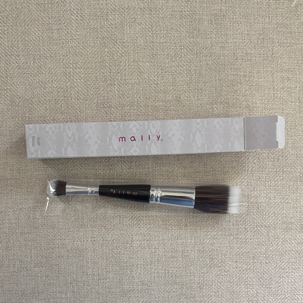 Mally Dual-Ended Makeup Brush